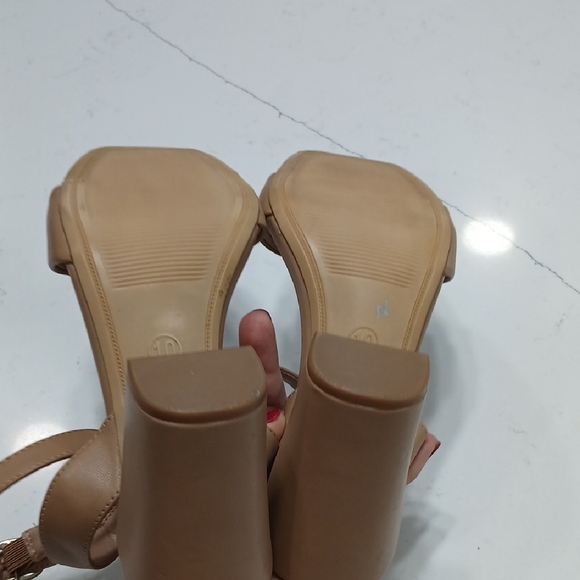 Elegant Tan Women's Block Heel Sandals By A New Day New Without Tags Or Box Sz10 - Picture 5 of 6